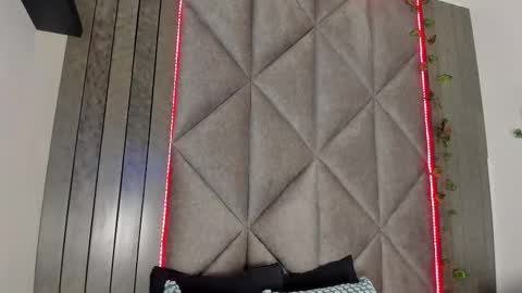 N I C O L E T  online show from 01/15/26, 07:39