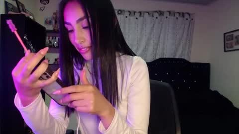 Nicole online show from 10/10/25, 02:10