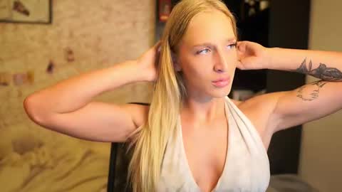 Snapshot of nicolette__shea_ chatting on 12/22/25, 03:09 nicolette__shea_ online show from 12/22/25, 03:09