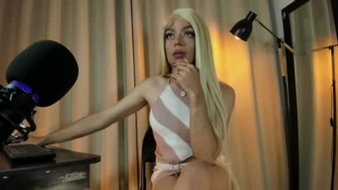 Snapshot of nicolette_tay chatting on 02/05/25, 07:39 Nicol online show from 02/05/25, 07:39