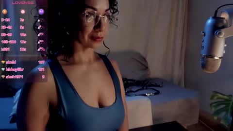 Snapshot of nicolle__smith_ chatting on 02/24/25, 01:35 Mrs Nicolle online show from 02/24/25, 01:35