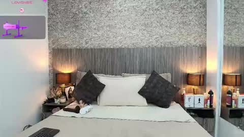 Nicolle Alvarez online show from 03/25/26, 11:27