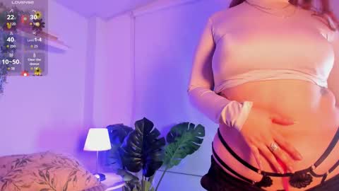 nicolle_evanss_ online show from 10/29/25, 04:48