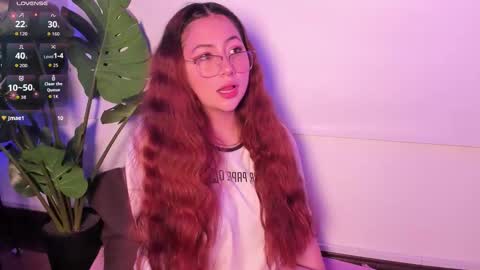 nicolle_evanss_ online show from 11/15/25, 06:33