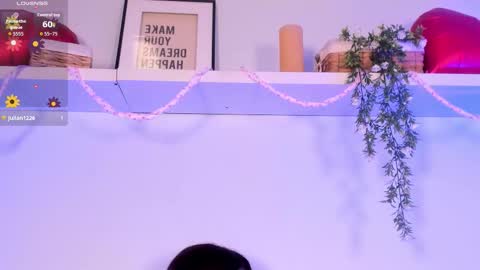 nicolle_evanss_ online show from 02/25/26, 04:33