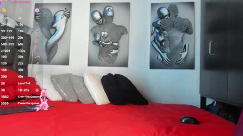 nicolle_hanks1 online show from 01/14/25, 02:29