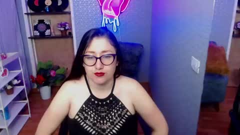 Nicolle  online show from 07/19/26, 11:47