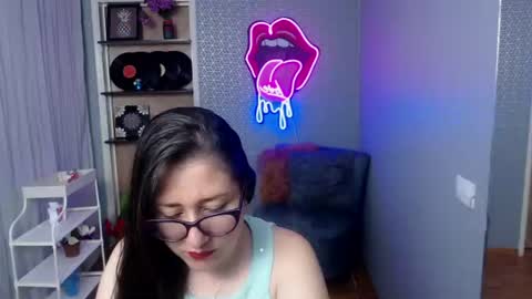 Nicolle  online show from 08/01/26, 11:42