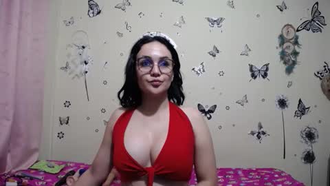 nicolle_sky online show from 02/02/26, 08:02