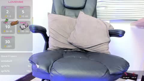Snapshot of nicolle_smithh_ chatting on 05/07/26, 11:59 nicolle_smithh_ online show from 05/07/26, 11:59