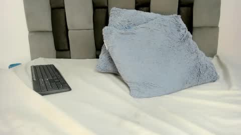 Snapshot of nicolle_smithh_ chatting on 05/11/26, 04:04 nicolle_smithh_ online show from 05/11/26, 04:04