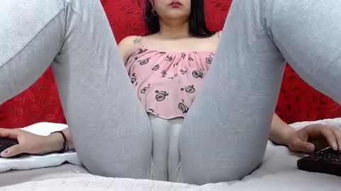 Snapshot of nicolleowens chatting on 09/19/25, 09:37 NICOLLE online show from 09/19/25, 09:37