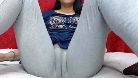 Snapshot of nicolleowens chatting on 10/22/25, 09:36 NICOLLE online show from 10/22/25, 09:36