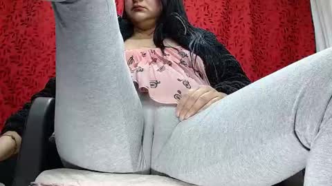 Snapshot of nicolleowens chatting on 11/14/25, 09:35 NICOLLE online show from 11/14/25, 09:35