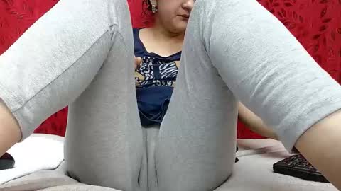 Snapshot of nicolleowens chatting on 11/21/25, 09:35 NICOLLE online show from 11/21/25, 09:35