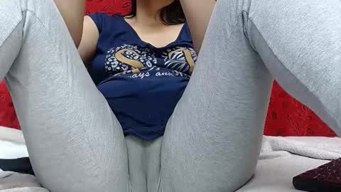 Snapshot of nicolleowens chatting on 11/30/25, 12:03 NICOLLE online show from 11/30/25, 12:03