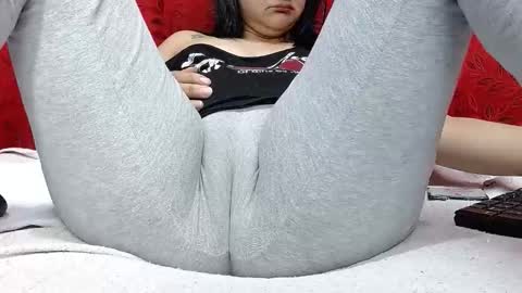 Snapshot of nicolleowens chatting on 12/16/25, 12:15 NICOLLE online show from 12/16/25, 12:15