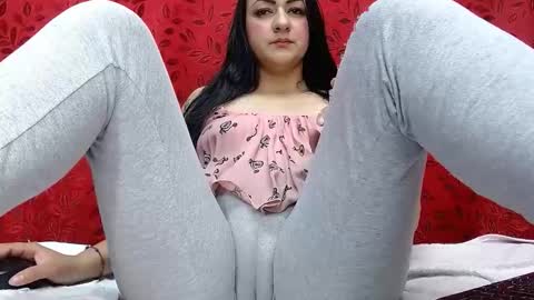 Snapshot of nicolleowens chatting on 12/20/25, 09:33 NICOLLE online show from 12/20/25, 09:33