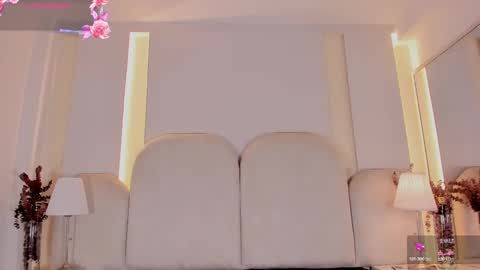 Snapshot of nicolmeyer chatting on 03/04/25, 02:53 Nicol online show from 03/04/25, 02:53