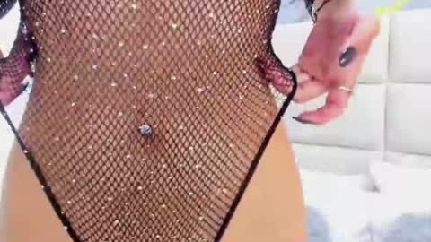 Snapshot of nicolqueen_ chatting on 06/12/26, 11:31 NICOL online show from 06/12/26, 11:31