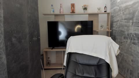 NicolRoss online show from 01/24/25, 04:28