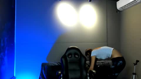 Nicol online show from 11/28/25, 08:22