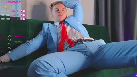 Snapshot of night_wwwolf chatting on 01/04/25, 06:19 Jameson online show from 01/04/25, 06:19