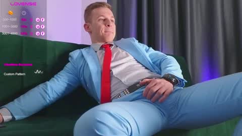 Snapshot of night_wwwolf chatting on 01/12/25, 03:39 Jameson online show from 01/12/25, 03:39