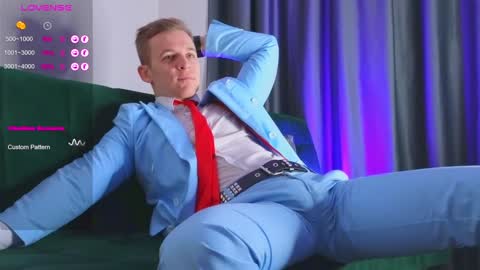 Snapshot of night_wwwolf chatting on 01/17/25, 02:08 Jameson online show from 01/17/25, 02:08