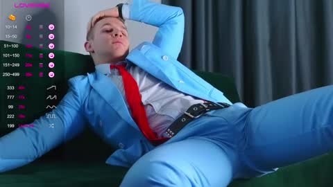 Snapshot of night_wwwolf chatting on 01/17/25, 05:11 Jameson online show from 01/17/25, 05:11