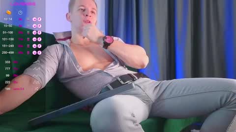 Snapshot of night_wwwolf chatting on 02/14/25, 02:07 Jameson online show from 02/14/25, 02:07