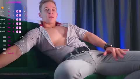 Snapshot of night_wwwolf chatting on 02/14/25, 05:09 Jameson online show from 02/14/25, 05:09