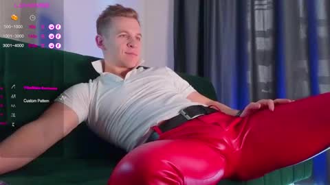 Snapshot of night_wwwolf chatting on 02/15/25, 01:16 Jameson online show from 02/15/25, 01:16