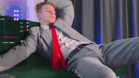 Snapshot of night_wwwolf chatting on 02/21/25, 04:18 Jameson online show from 02/21/25, 04:18