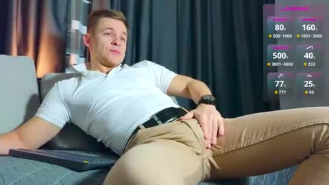 Snapshot of night_wwwolf chatting on 12/17/25, 01:11 Jameson online show from 12/17/25, 01:11