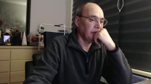 Snapshot of nightkeeper63 chatting on 11/26/25, 10:22 nightkeeper63 online show from 11/26/25, 10:22