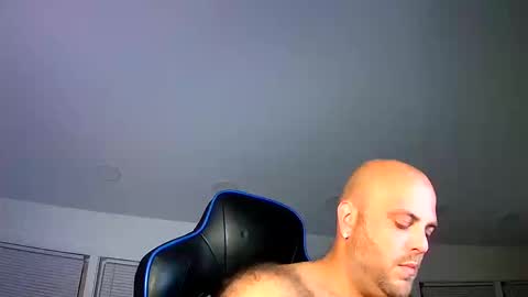 Snapshot of nightlifecouple chatting on 10/10/25, 03:38 nightlifecouple online show from 10/10/25, 03:38