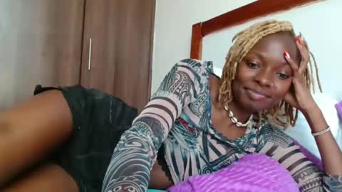 Snapshot of nightnurse2030 chatting on 10/09/25, 12:14 nightnurse2030 online show from 10/09/25, 12:14