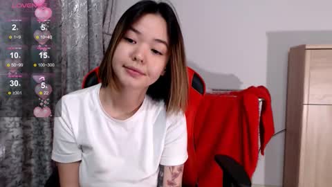 Snapshot of niia_osaki chatting on 09/21/25, 01:02 Niia online show from 09/21/25, 01:02