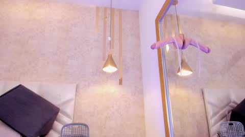 Snapshot of niiamoore_ chatting on 01/18/25, 06:03 NiiaMoore online show from 01/18/25, 06:03