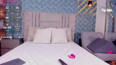 Snapshot of niiamoore_ chatting on 10/16/25, 06:53 NiiaMoore online show from 10/16/25, 06:53