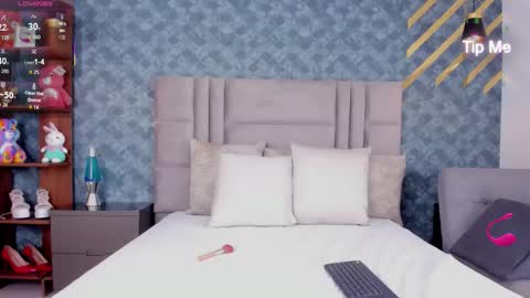 Snapshot of niiamoore_ chatting on 11/20/25, 09:14 NiiaMoore online show from 11/20/25, 09:14