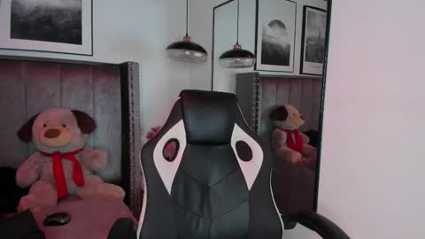 Snapshot of niick_twink chatting on 09/11/25, 07:14 niick_twink online show from 09/11/25, 07:14