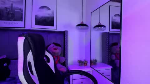 Snapshot of niick_twink chatting on 10/22/25, 07:35 niick_twink online show from 10/22/25, 07:35