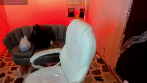 Anni online show from 09/20/25, 01:23