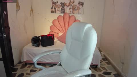 Anni online show from 01/11/26, 12:54