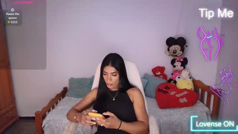 Nicolle Bustamante online show from 06/22/26, 04:31