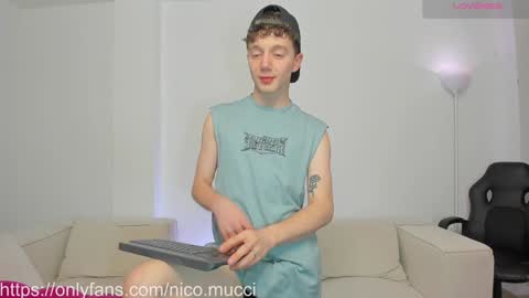 Snapshot of niico_18 chatting on 01/11/25, 06:14 Nicolas Mucci online show from 01/11/25, 06:14