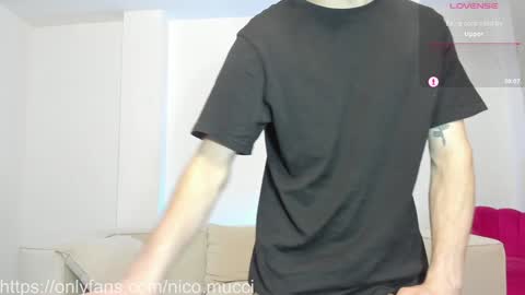 Snapshot of niico_18 chatting on 01/13/25, 05:23 Nicolas Mucci online show from 01/13/25, 05:23