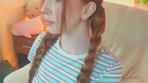 Snapshot of niilaa chatting on 11/12/25, 05:24 of Nylasweet online show from 11/12/25, 05:24